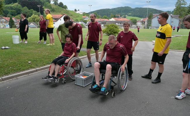 Gemeinsam aktiv – Spiel, Spass und Teamgeist auf dem Fussballplatz