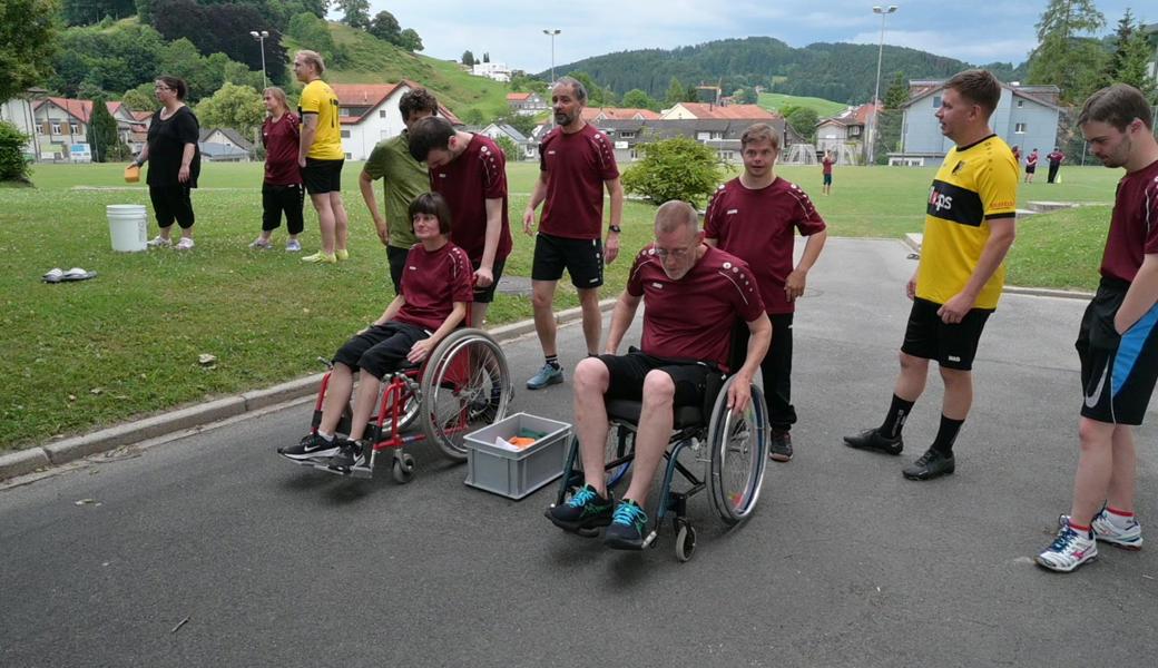 Gemeinsam aktiv – Spiel, Spass und Teamgeist auf dem Fussballplatz