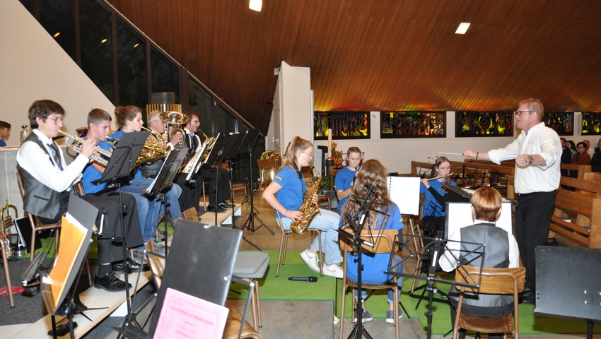 Das Nachwuchskorps des Musikvereins Marbach musiziert bereits auf ansprechendem Niveau. Das Nachwuchskorps des Musikvereins Marbach musiziert bereits auf ansprechendem Niveau.