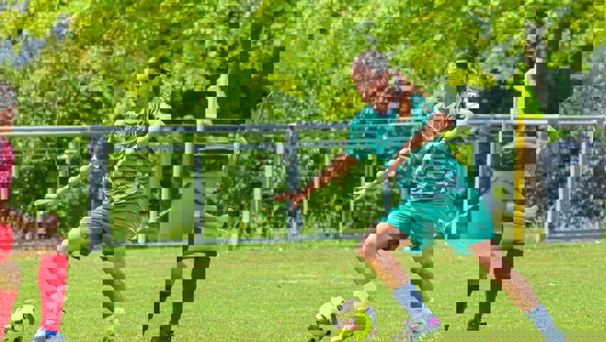 Yaël ist beim FC St. Gallen als Innenverteidigerin auf dem Platz. 