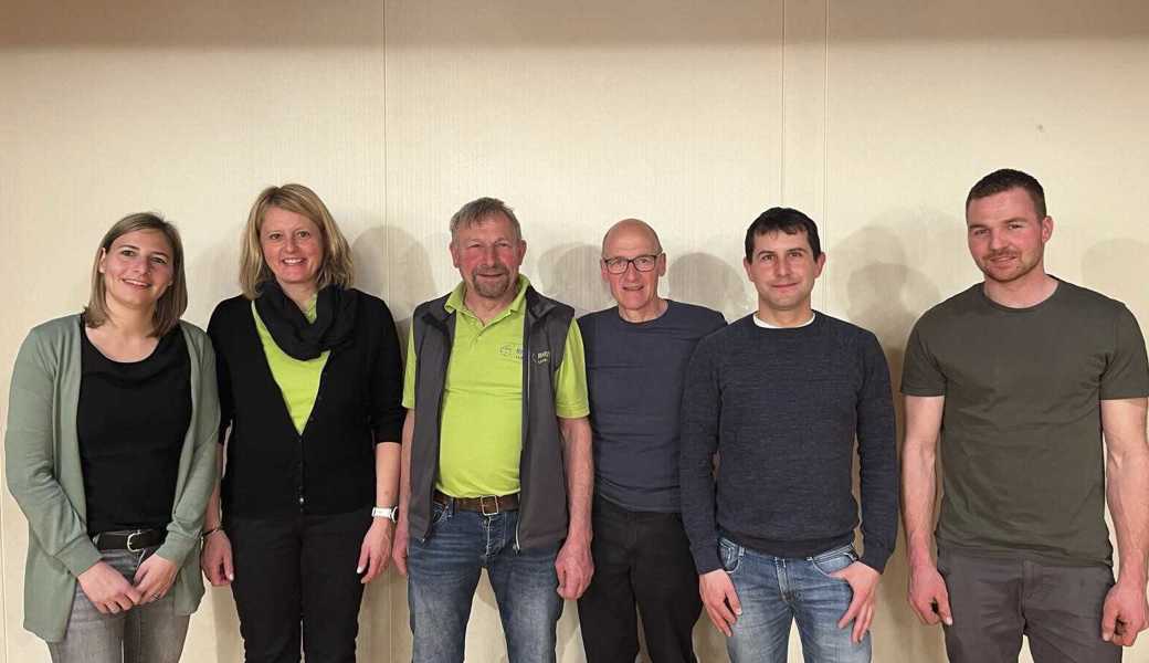 Gewählte und abtretende Mitglieder der Verwaltung bzw. GPK (v.l.): Jasmin Breitenmoser, Caroline Steiger-Schmid, René Schmid, Josef Hangartner, Pascal Rohrer und Christoph Schmid. 