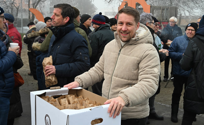 «A guoats Nöis!»: Widnau feiert den Start ins neue Jahr mit Butterzopf und Begegnungen