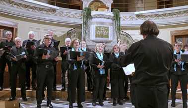 Begeisterndes Konzert des Chors Novum zugunsten Hospiz-Dienst