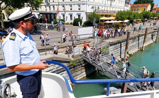 Kapitän Bodenmann hat einen Logenplatz auf der Brücke