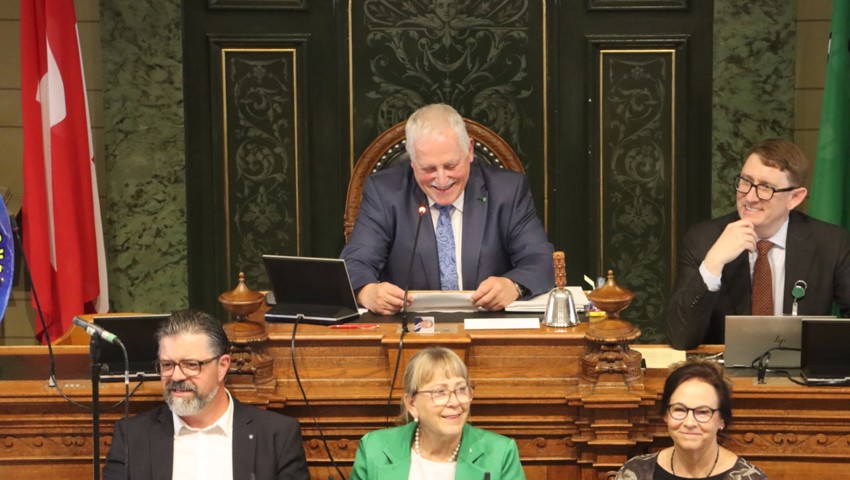 Walter Freund zum neuen Kantonsratspräsident gewählt – und schon geht die Post ab Walter Freund zum neuen Kantonsratspräsident gewählt – und schon geht die Post ab