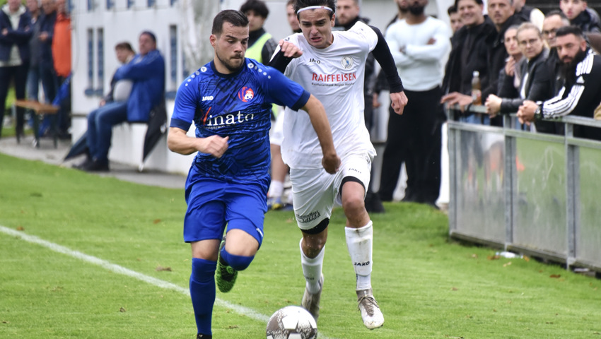 Der FC Staad (mit Aleksa Milivojevic, rechts) möchte Leader Wittenbach in der Rückrunde nochmals in Bedrängnis bringen. In der Hinrunde gab es im Direktduell auswärts eine empfindliche 1:4-Pleite. Der FC Staad (mit Aleksa Milivojevic, rechts) möchte Leader Wittenbach in der Rückrunde nochmals in Bedrängnis bringen. In der Hinrunde gab es im Direktduell auswärts eine empfindliche 1:4-Pleite.