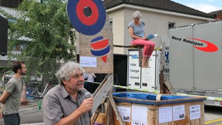 Myriam Geisser, Primarlehrerin und Präsidentin der FDP Diepoldsau, auf dem Fallbalken. Myriam Geisser, Primarlehrerin und Präsidentin der FDP Diepoldsau, auf dem Fallbalken.