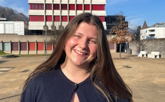 7 Random Questions: Von bunten Socken und chronischen Verspätungen