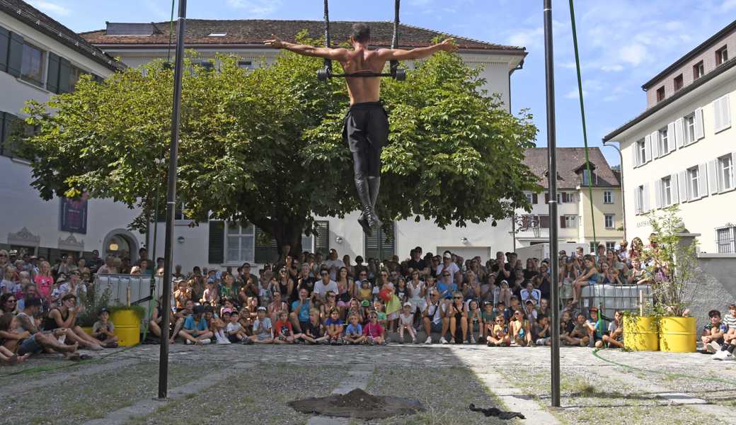 Zum Glück trat der Argentinier Nagual drei Mal auf. Der Museumsgarten wäre sonst für das grosse Publikum zu klein gewesen.