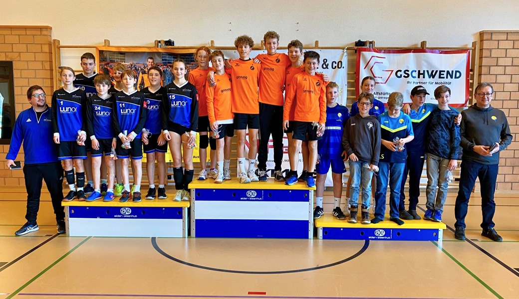 Die Podeste der Kategorien U10 (erstes Bild), U12 (zweites Bild) und U14 (drittes Bild).