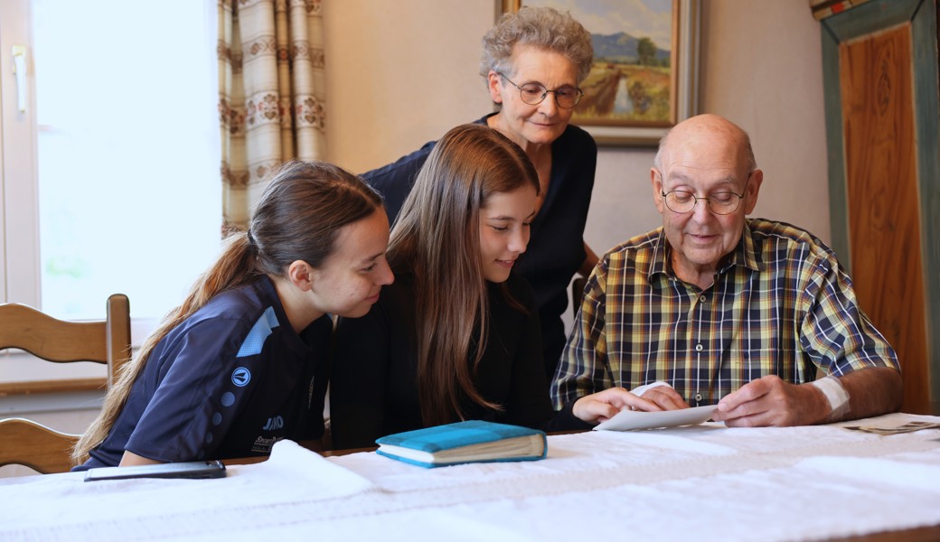 Oberstufenschüler der OMR entdecken, wie Rheintaler Jugendliche vor 60 Jahren lebten