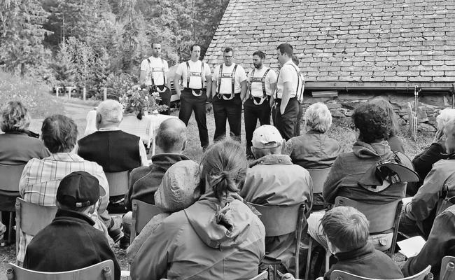 Familienwanderung und Gottesdienst  auf der Feusenalp