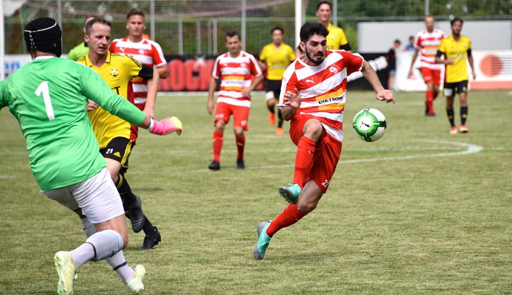 Auch Fisnik Berisha (am Ball) wird bald Teamkollege der Altstätter.