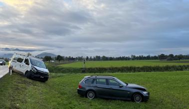 Unfall beim Abbiegen - es entstand hoher Sachschaden