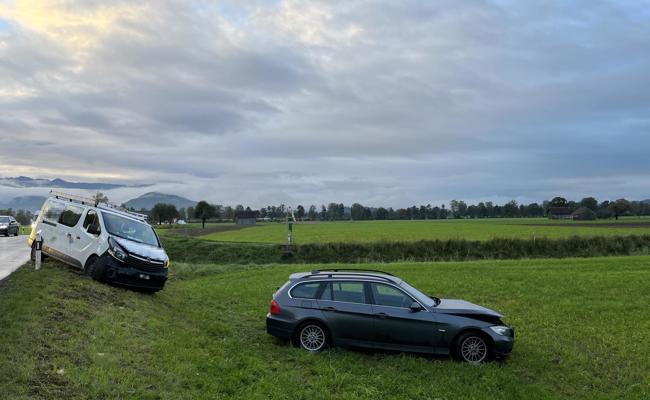 Unfall beim Abbiegen - es entstand hoher Sachschaden