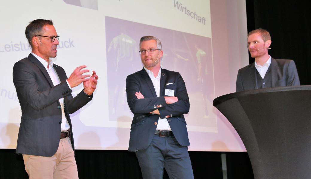 Matthias Hüppi (links), Christian Sieber und Markus Schwingel an der Podiumsdiskussion.
