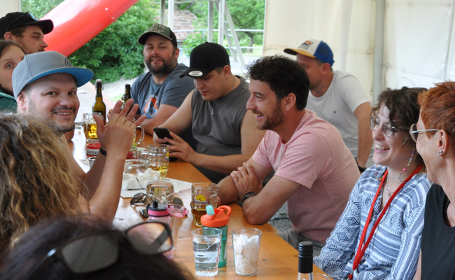 Ein zünftiges Fest der Begegnung für jedes Alter