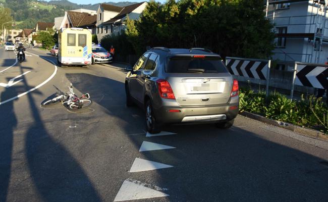 Mädchen auf Velo angefahren
