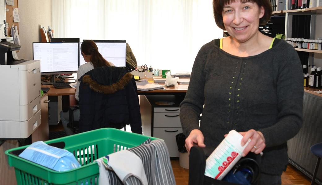 Edith Thomann ist Spitex-Leiterin in Oberriet. Sie betreut demente Menschen, solange sie daheim leben. Als ihre demente Mutter ins Pflegeheim zog, musste sie sich erst daran gewöhnen, die ihr nahestehende Frau in fremde Obhut zu geben. Edith Thomann ist Spitex-Leiterin in Oberriet. Sie betreut demente Menschen, solange sie daheim leben. Als ihre demente Mutter ins Pflegeheim zog, musste sie sich erst daran gewöhnen, die ihr nahestehende Frau in fremde Obhut zu geben.