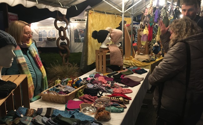 Weihnachtsstimmung in Kobelwald: Sehr gut besuchtes Novembermärktli