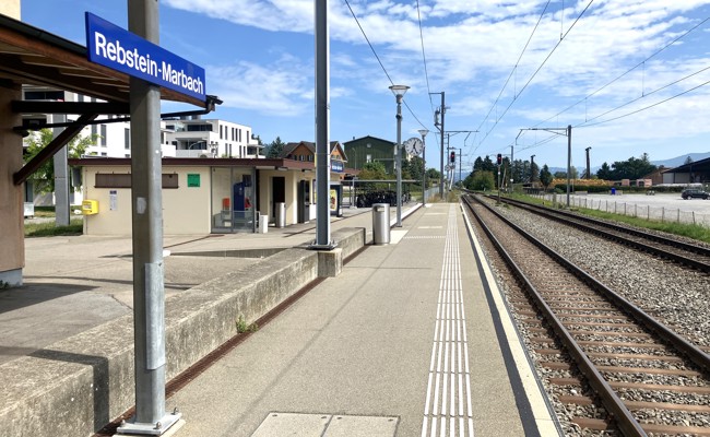 Fremdenfeindliche Sticker im Tal: Ein Hinweis führt zu rechtsextremer Gruppierung