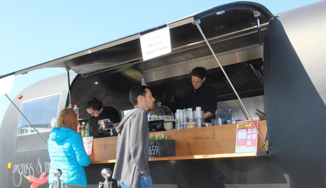 Mehrlust Catering übt sich mit seinem Food-Truck in Schadensbegrenzung.