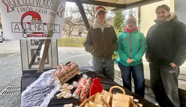 Am Klausmarkt das Verkaufstalent entdecken: Schüler backen für die Griechenlandreise