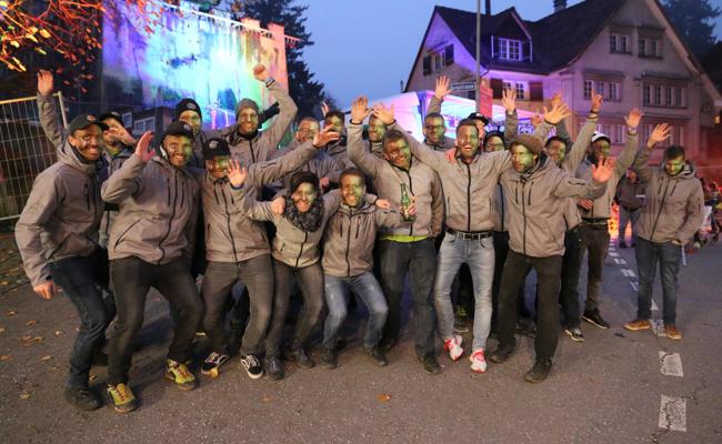 Burgtätscher-Party stieg mitten im Dorf