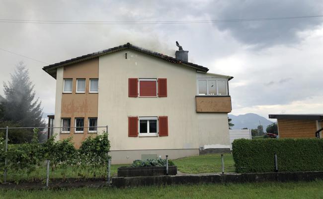 Feuer im Dach