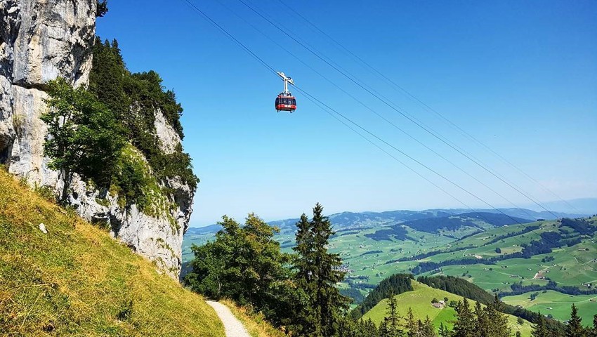 Das Reiseportal Holidaycheck hat die Ebenalp nicht in den Preisvergleich aufgenommen. Das Reiseportal Holidaycheck hat die Ebenalp nicht in den Preisvergleich aufgenommen.