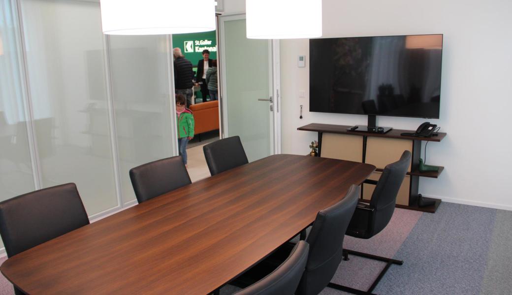 Das grössere der beiden Sitzungszimmer.