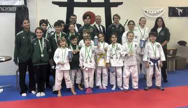 Erfolgreiche Altstätter Karatekas am Samichlaus- und Freundschafts-Turnier in Flawil