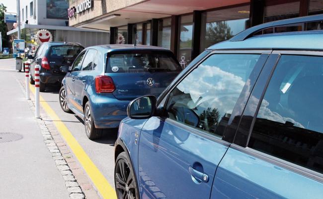 Zwei Pfosten zur Probe