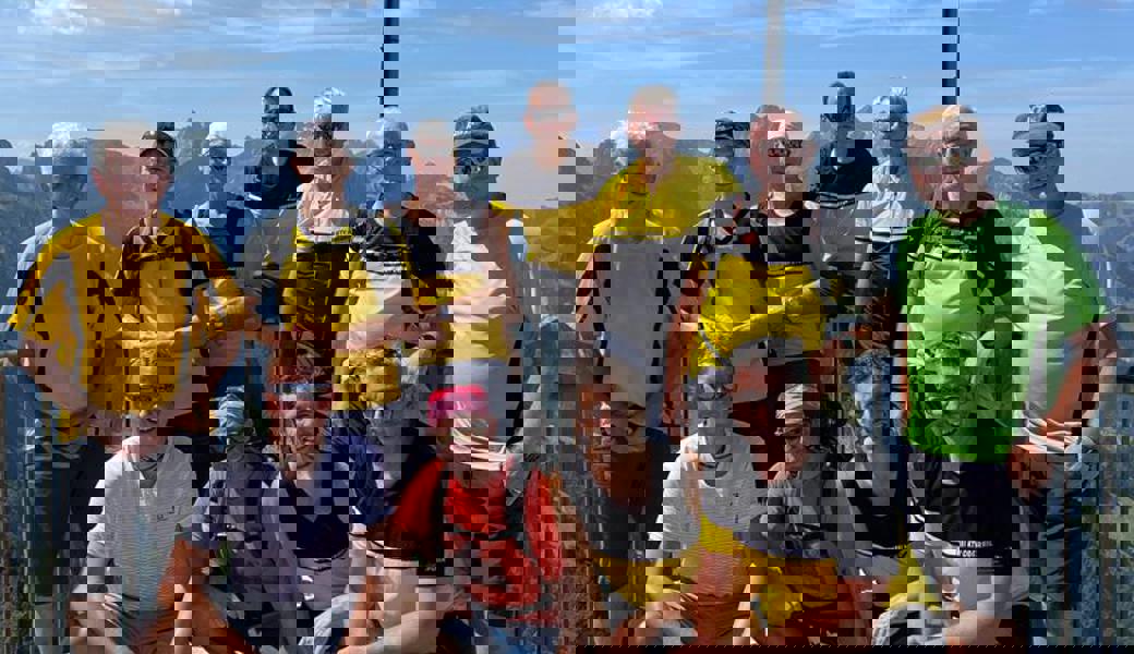 Die Turner der KTV Oberriet Männerriege am Ziel der Challenge auf dem Hohen Kasten.