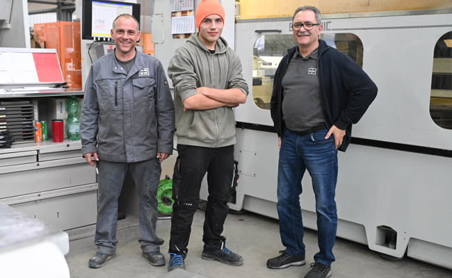 Rhyboot-Mitarbeitende schnuppern im regionalen Gewerbe