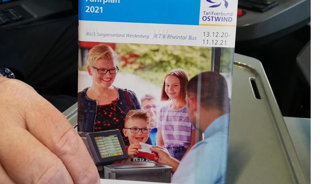 Die meisten Transportunternehmen im Tarifverbund Ostwind verzichten fortan auf den Druck des Taschenfahrplans. Auch jener der RTB Rheintal Bus erhält keine neue Auflage. 