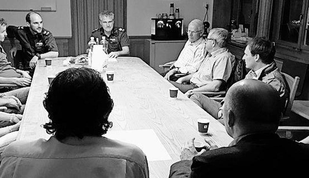 Die FDP Widnau zu Besuch bei der Gemeindepolizei. Bild: pd