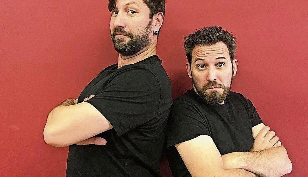 «A-Bart-ig»: Nico Arn und Sepp Manser präsentieren auf der Bühne Marbach Comedy mit Bart. 