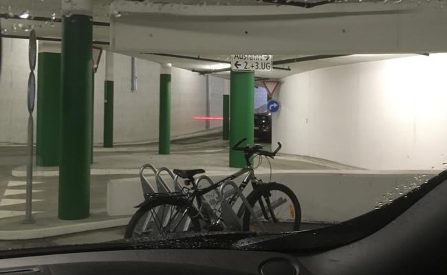 Mit dem Dreikönigskuchen in der Tiefgarage gefangen