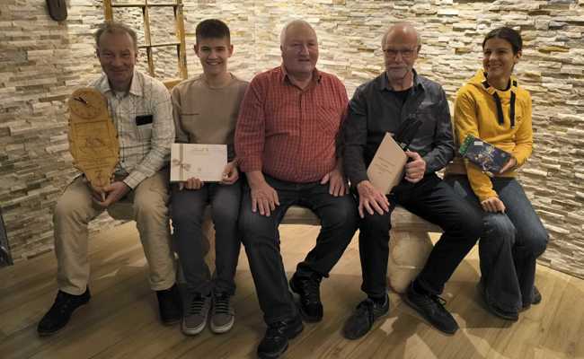 Oberrieter Pontonier-Fahrverein ehrt drei Mitglieder für insgesamt 150 Jahre als Pontoniere