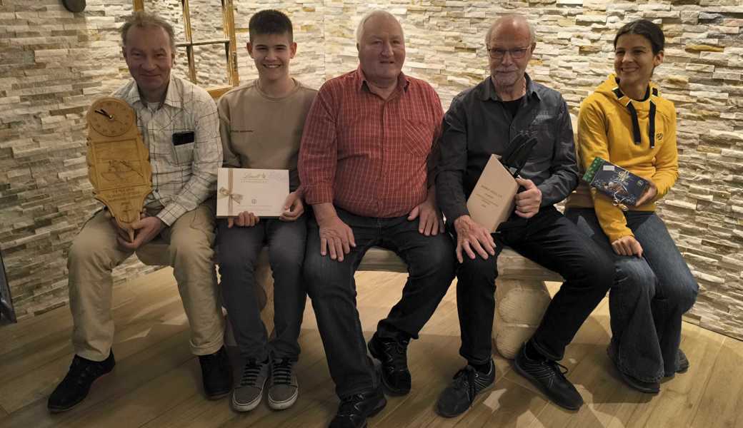 Treue Mitglieder (von links): Peter Zäch, Quirin Schmid, Felix Kühnis, Armin Hasler und Ilona Bischof. 