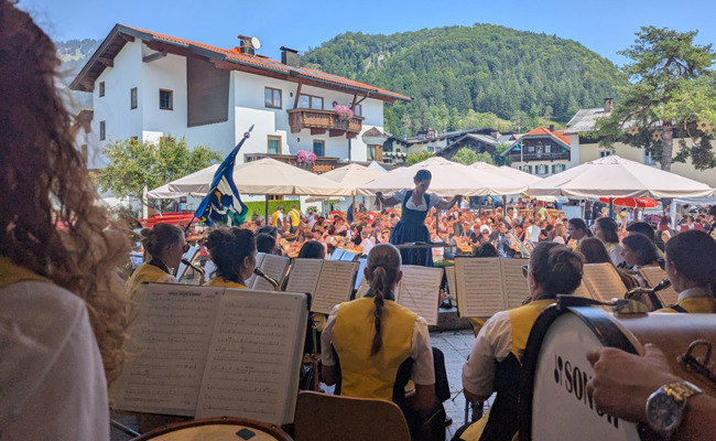 Der Musikverein musizierte im Tirol