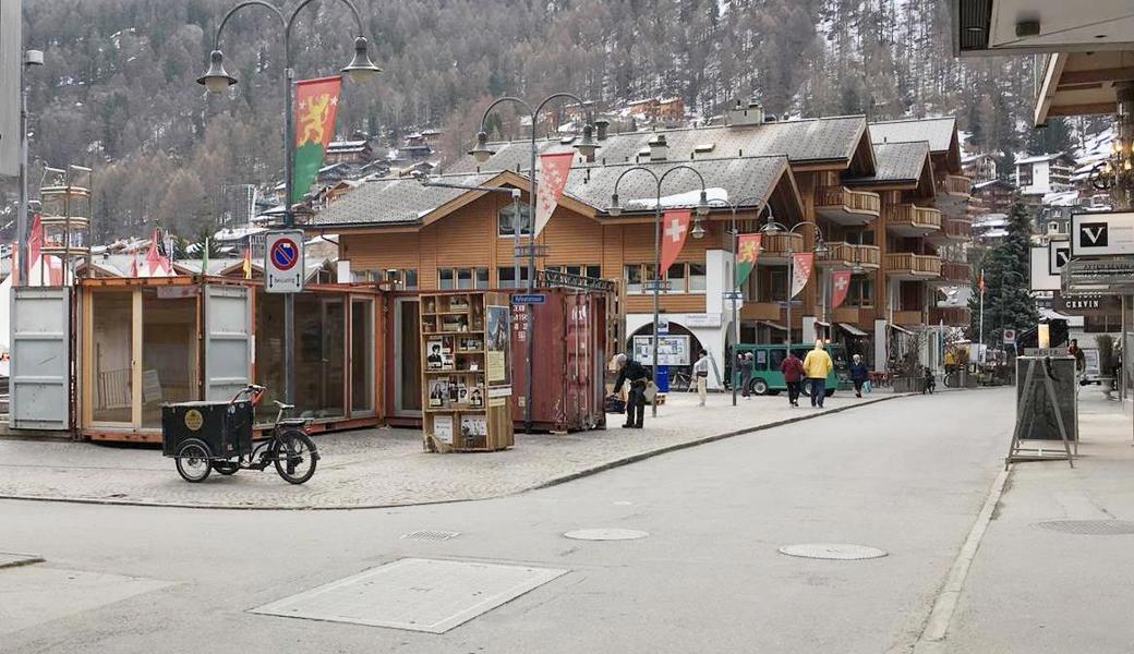 Zwei Container aus St. Margrethen erfüllen derzeit beim Festival in Zermatt eine besondere Funktion.