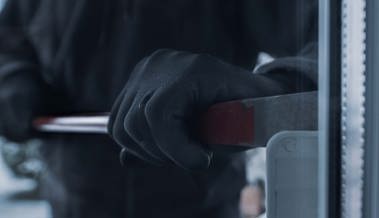 Bei Einbruch etwas Geld erbeutet und Sachschaden angerichtet Bei Einbruch etwas Geld erbeutet und Sachschaden angerichtet