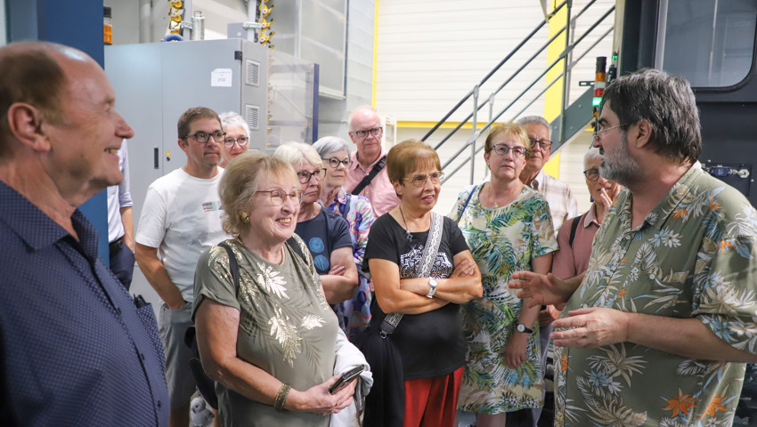 IT-Leiter Christoph Conrad (r.) brachte die Besucher zum Lachen.