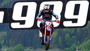 Pascal Eugster beim Supermoto-Saisonauftakt im Pech