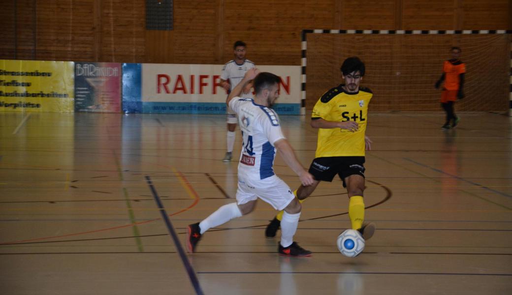 Titelverteidiger St. Margrethen (l.) möchte wieder die beste Hallenmannschaft werden.
