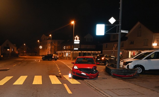 Fahrunfähig unterwegs: Junger Mann verunfallt mitten in Oberriet