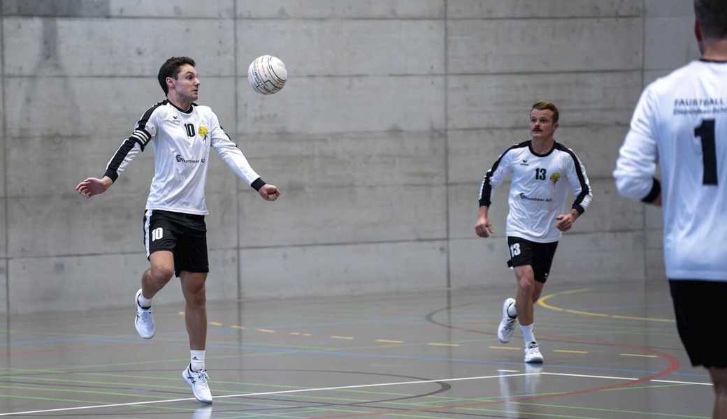 Malik Müller & Co. setzen sich ab. Malik Müller & Co. setzen sich ab.