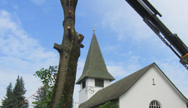 Die Kirche verliert ihren alten grünen Nachbarn